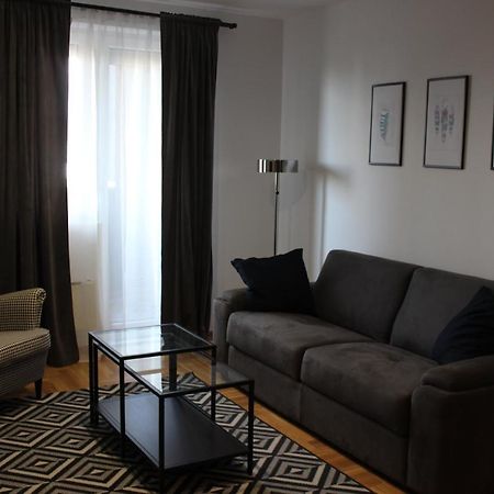 Luxury Apartments Parking In Garage Ni Exterior foto