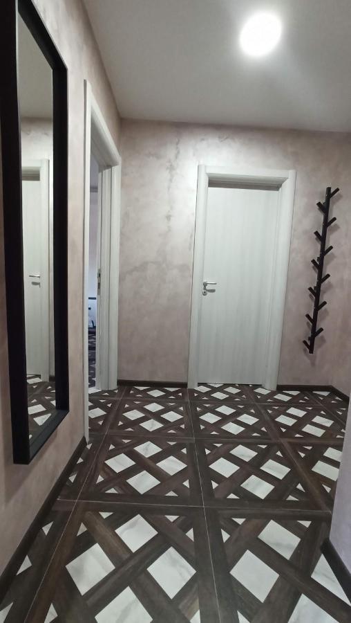 Luxury Apartments Parking In Garage Ni Exterior foto