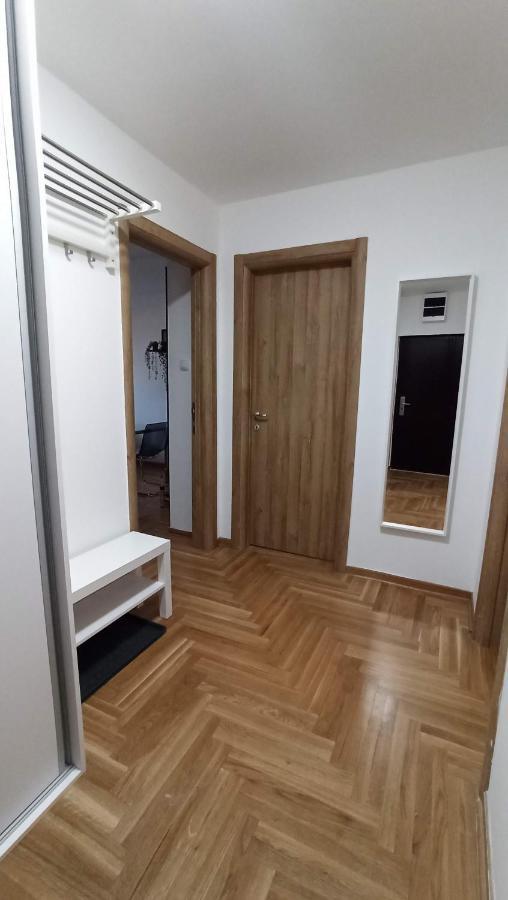 Luxury Apartments Parking In Garage Ni Exterior foto