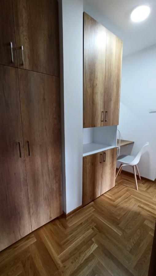 Luxury Apartments Parking In Garage Ni Exterior foto